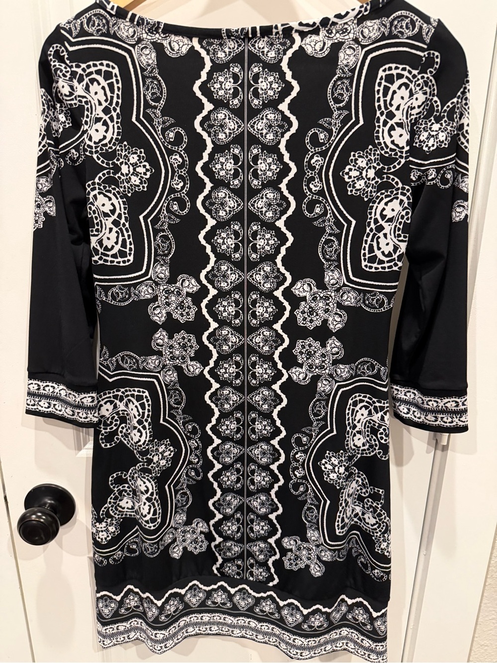 White House Black Market Black & White Printed Long-Sleeve Shift Dress - Picture 4 of 5